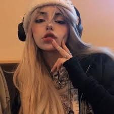 صبا قمر avatar